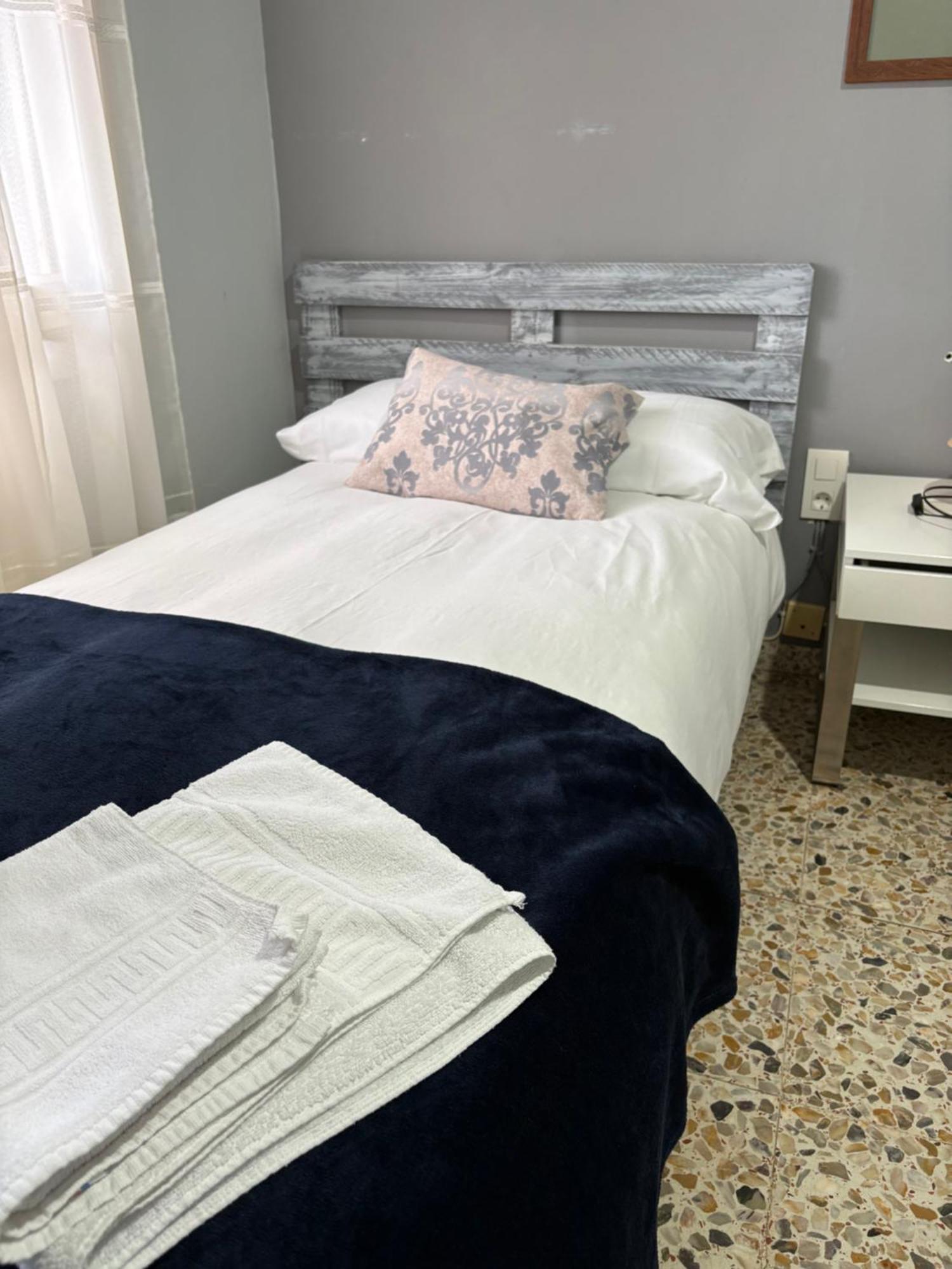 Hostal Pueblo Viejo Belchite Eksteriør billede
